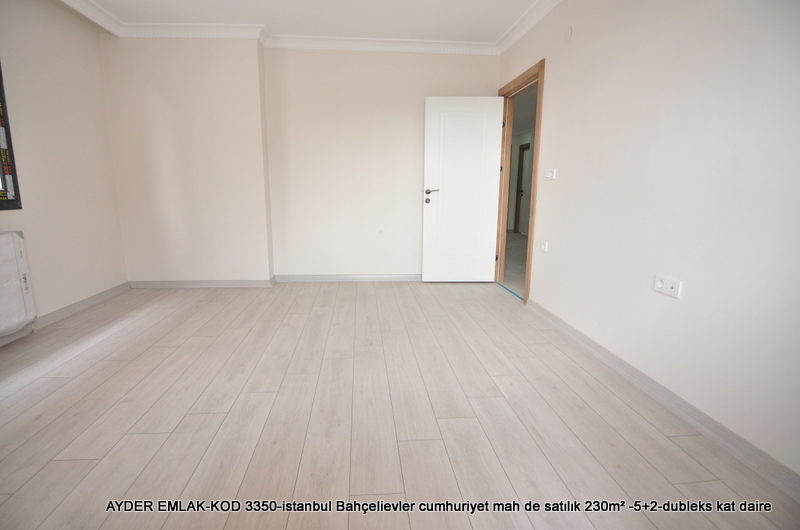 istanbul Bahçelievler cumhuriyet mah de satılık 230m² -5+2-dubleks kat daire