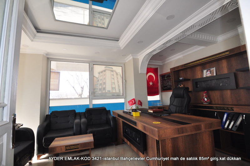 istanbul Bahçelievler Cumhuriyet mah de satılık 85m² giriş.kat dükkan