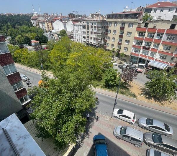 istanbul Bahçelievler Kocasinan mah de satılık 95m² 2+1- 4.kat daire