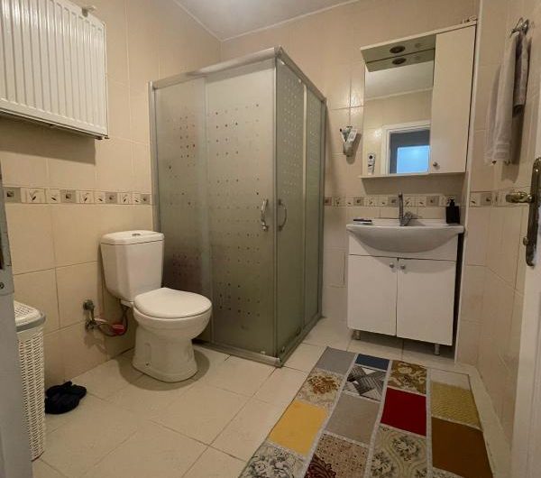 istanbul Bahçelievler cumhuriyet mah de satılık 95m² 2+1-bahçe.kat daire