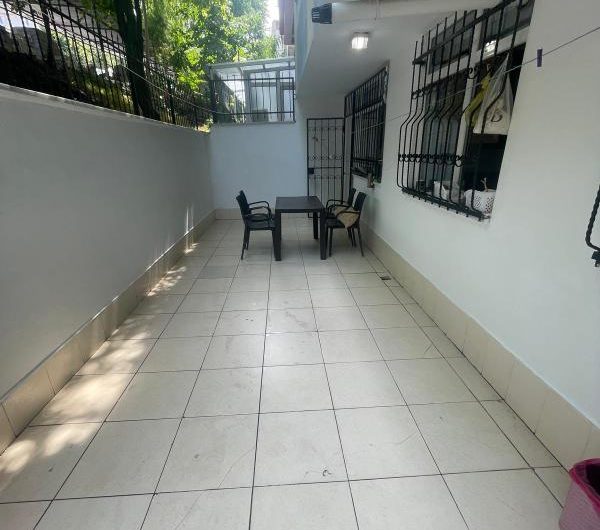 istanbul Bahçelievler cumhuriyet mah de satılık 95m² 2+1-bahçe.kat daire