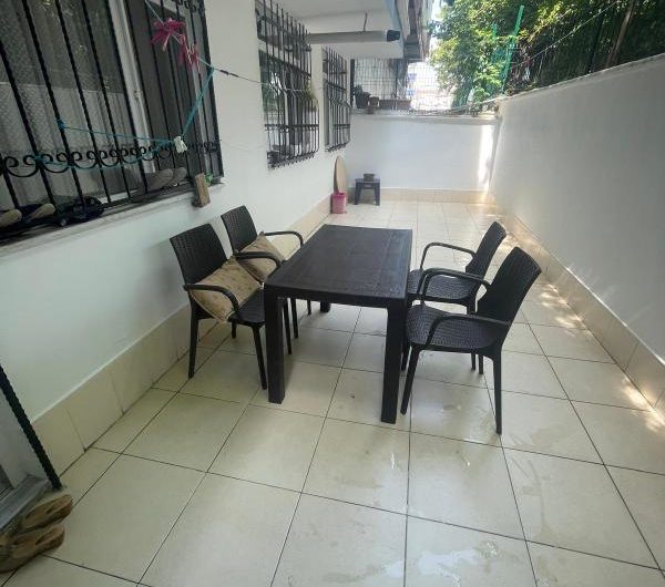 istanbul Bahçelievler cumhuriyet mah de satılık 95m² 2+1-bahçe.kat daire