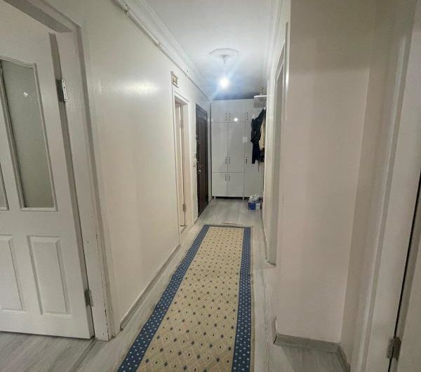 istanbul Bahçelievler cumhuriyet mah de satılık 95m² 2+1-bahçe.kat daire