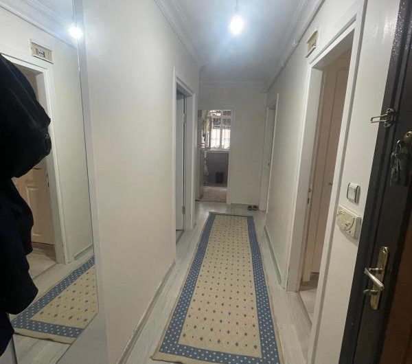 istanbul Bahçelievler cumhuriyet mah de satılık 95m² 2+1-bahçe.kat daire