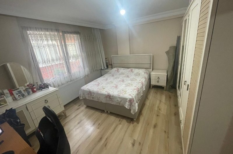 istanbul Bahçelievler kocasinan mah de satılık 100m² 2+1-1.kat daire