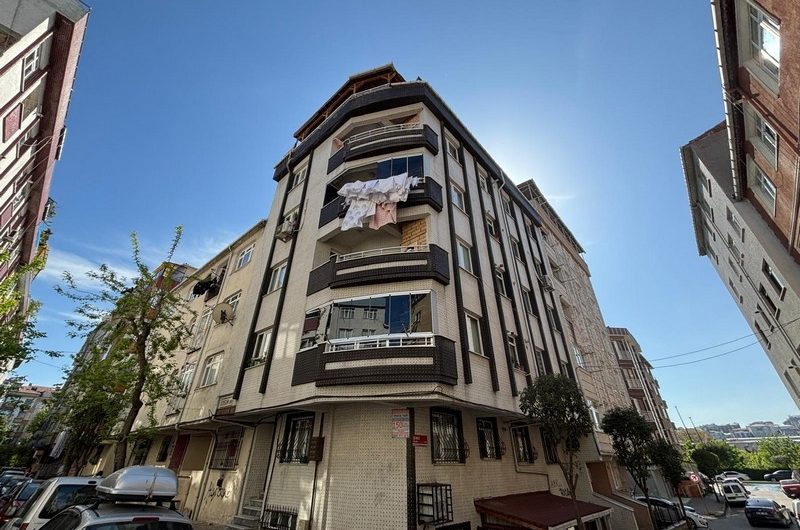 istanbul Bahçelievler soğanlı mah de satılık 200m² 5+1- dubleks.kat daire
