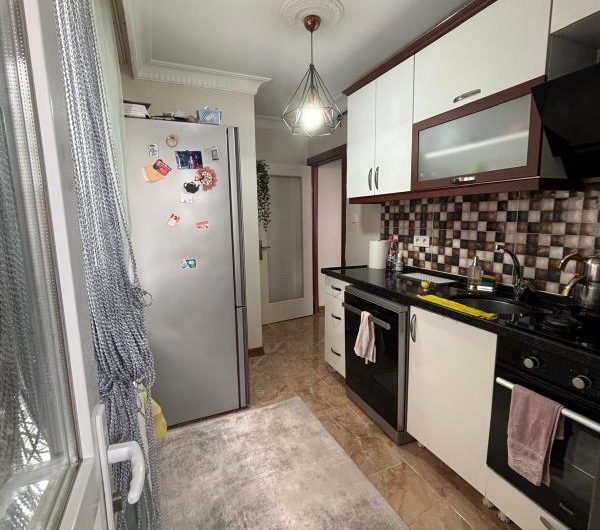 istanbul Bahçelievler Cumhuriyet mahde kiralık 80m² 2+1-3. kat daire
