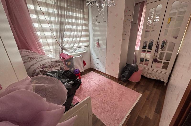 istanbul Bahçelievler Cumhuriyet mahde kiralık 80m² 2+1-3. kat daire