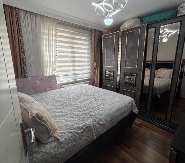 istanbul Bahçelievler Cumhuriyet mahde kiralık 80m² 2+1-3. kat daire