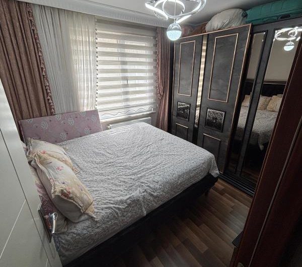 istanbul Bahçelievler Cumhuriyet mahde kiralık 80m² 2+1-3. kat daire