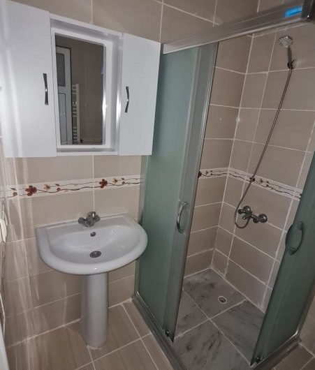 Arnavutköy taşoluk Adnan menderes mah de  havalimanına yakın satılık 135 m² 3+1 – 1. kat daire