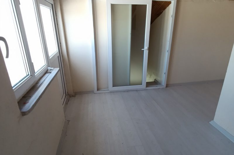 taşoluk Adnan menderes mah de  havalimanına yakın satılık 175 m² 4+1 – dubleks. kat daire