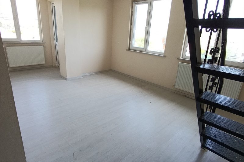 taşoluk Adnan menderes mah de  havalimanına yakın satılık 175 m² 4+1 – dubleks. kat daire