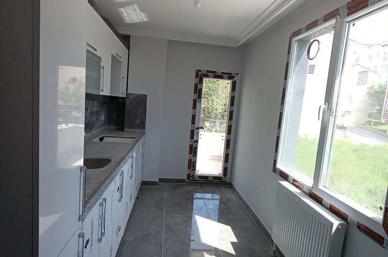 Arnavutköy taşoluk mah de havalimanına yakın satılık 107m² 2+1 –1.kat daire