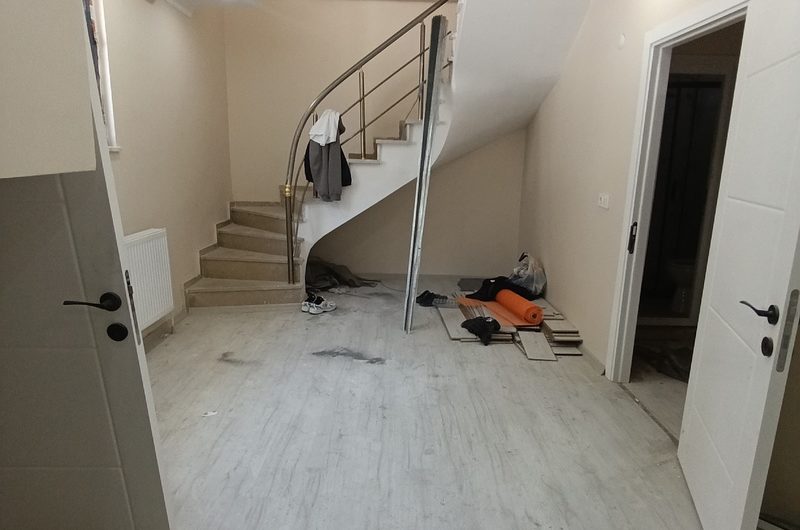 Mustafa kemal paşa mah de havalimanına yakın satılık 180m² 5+1 –bahçe dubleks.kat daire