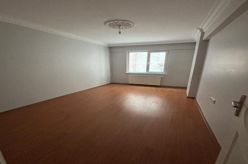 istanbul Bahçelievler Cumhuriyet mah de kiralık 95m² 2+1-2. kat daire