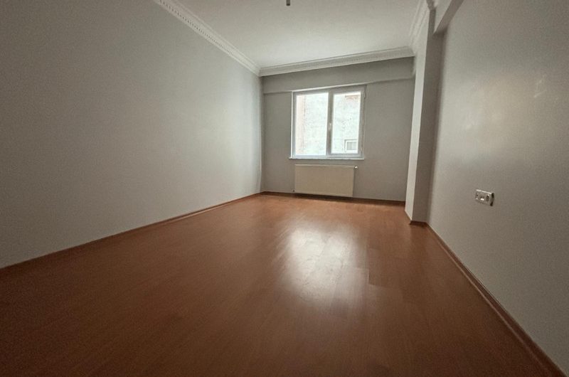istanbul Bahçelievler Cumhuriyet mah de kiralık 95m² 2+1-2. kat daire