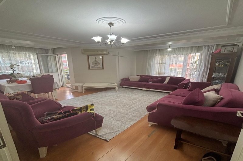 istanbul Bahçelievler cumhuriyet mah de satılık 125m² 3+1- 2.kat daire
