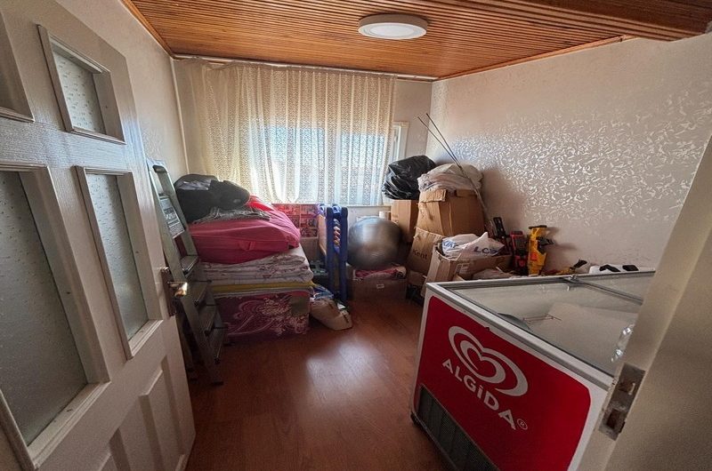 istanbul Bahçelievler soğanlı mah de satılık 200m² 5+1- dubleks.kat daire