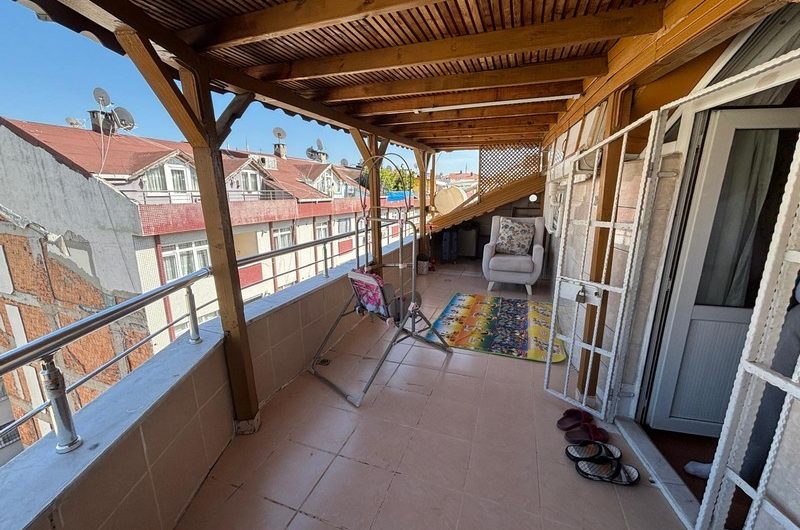 istanbul Bahçelievler soğanlı mah de satılık 200m² 5+1- dubleks.kat daire