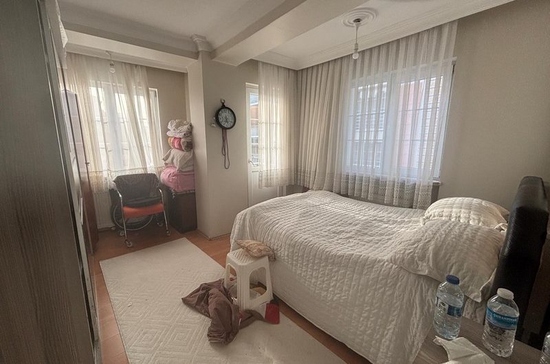 istanbul Bahçelievler cumhuriyet mah de satılık 125m² 3+1- 2.kat daire