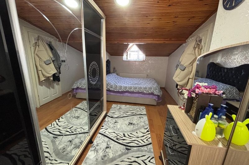 istanbul Bahçelievler soğanlı mah de satılık 200m² 5+1- dubleks.kat daire