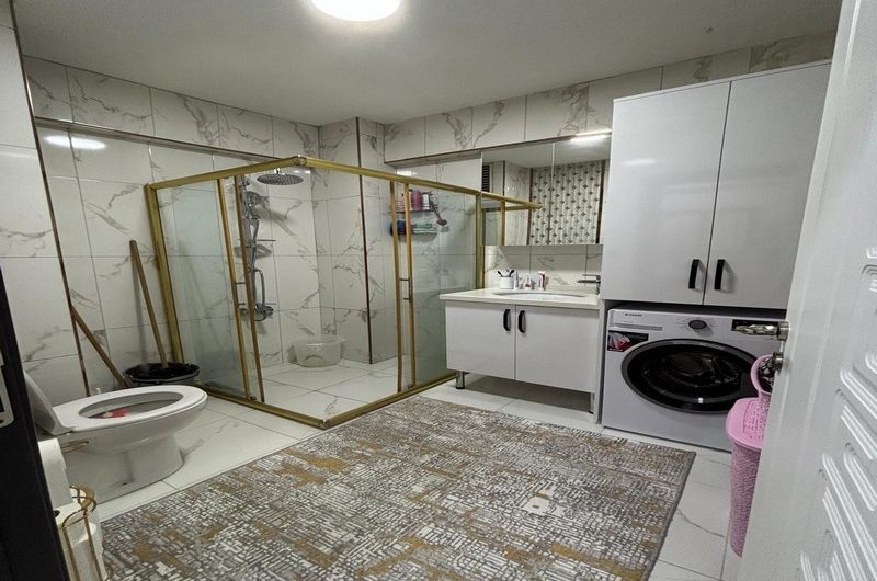 istanbul Bahçelievler soğanlı mah de satılık 200m² 5+1- dubleks.kat daire
