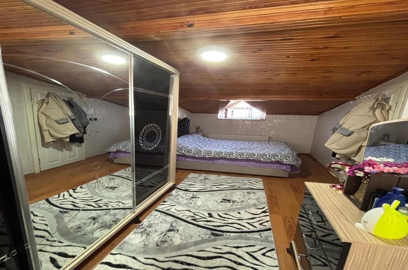 istanbul Bahçelievler soğanlı mah de satılık 200m² 5+1- dubleks.kat daire