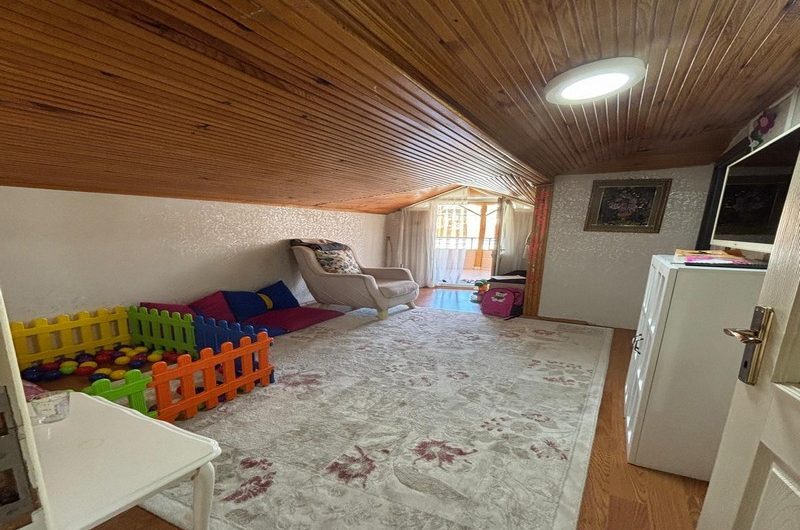 istanbul Bahçelievler soğanlı mah de satılık 200m² 5+1- dubleks.kat daire