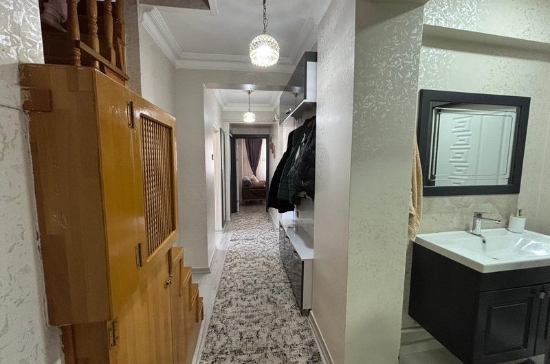 istanbul Bahçelievler soğanlı mah de satılık 200m² 5+1- dubleks.kat daire