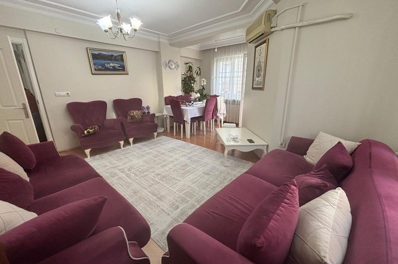 istanbul Bahçelievler cumhuriyet mah de satılık 125m² 3+1- 2.kat daire