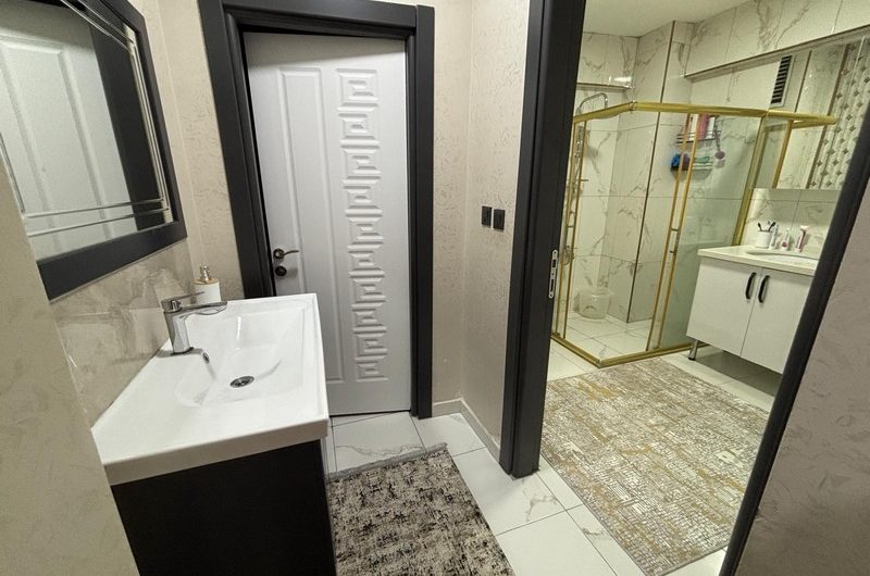 istanbul Bahçelievler soğanlı mah de satılık 200m² 5+1- dubleks.kat daire