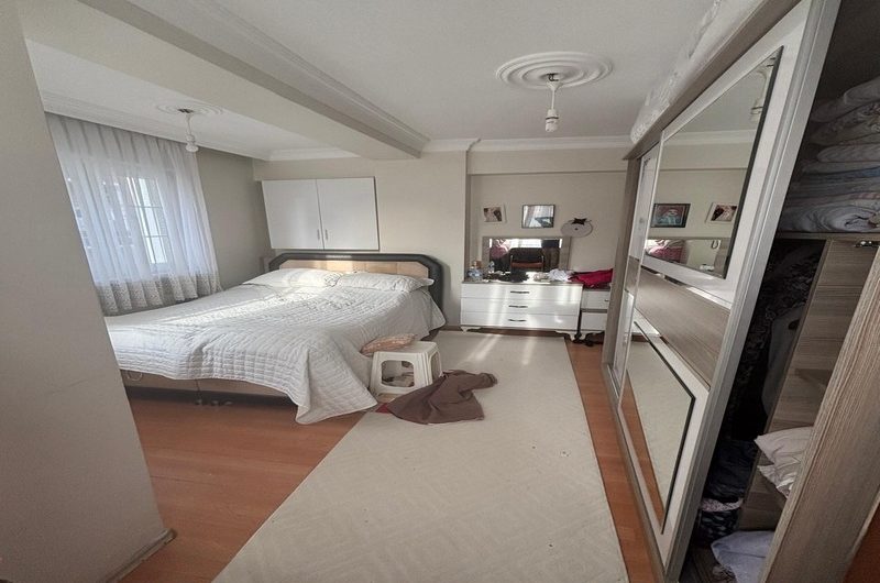 istanbul Bahçelievler cumhuriyet mah de satılık 125m² 3+1- 2.kat daire