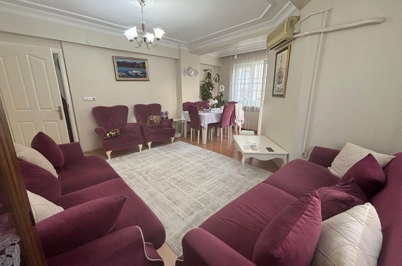 istanbul Bahçelievler cumhuriyet mah de satılık 125m² 3+1- 2.kat daire
