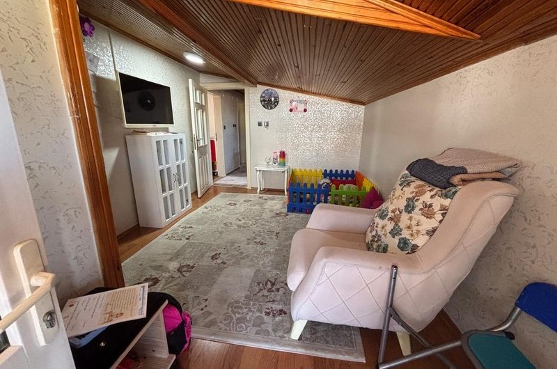istanbul Bahçelievler soğanlı mah de satılık 200m² 5+1- dubleks.kat daire