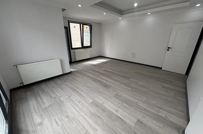 istanbul Bahçelievler soğanlı mah de satılık 145m² 3+1- 2.kat daire