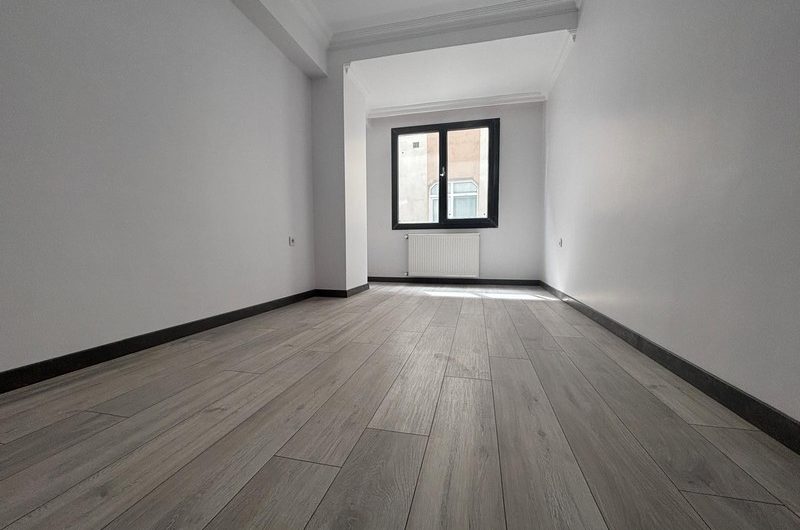 istanbul Bahçelievler soğanlı mah de satılık 145m² 3+1- 2.kat daire
