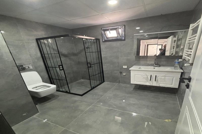 istanbul Bahçelievler soğanlı mah de satılık 145m² 3+1- 2.kat daire