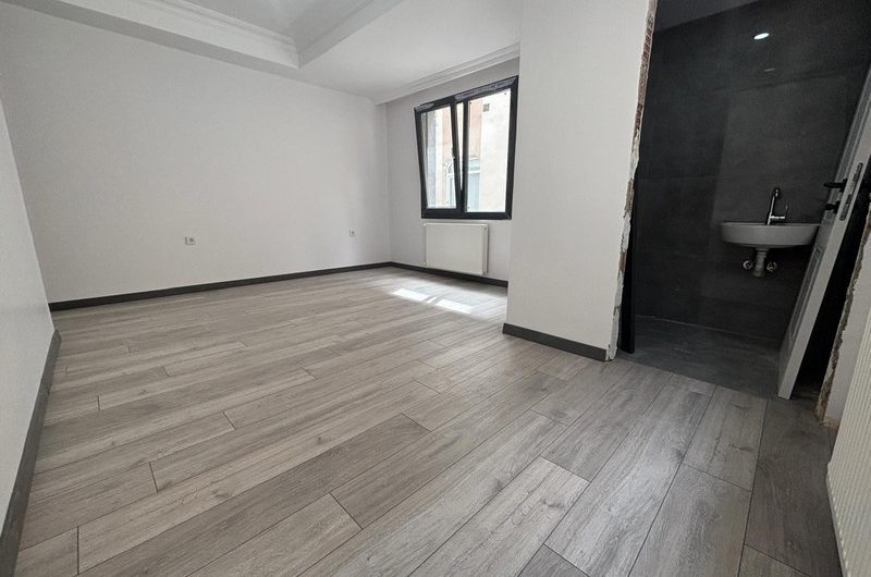 istanbul Bahçelievler soğanlı mah de satılık 145m² 3+1- 2.kat daire