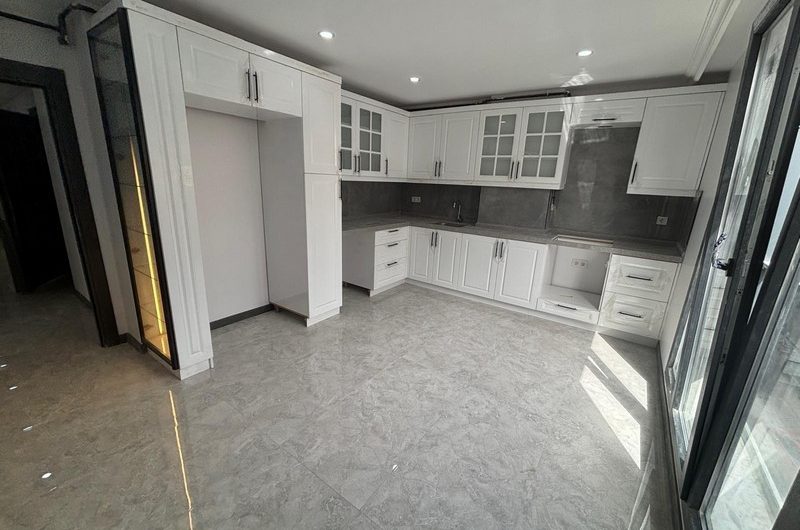 istanbul Bahçelievler soğanlı mah de satılık 145m² 3+1- 2.kat daire