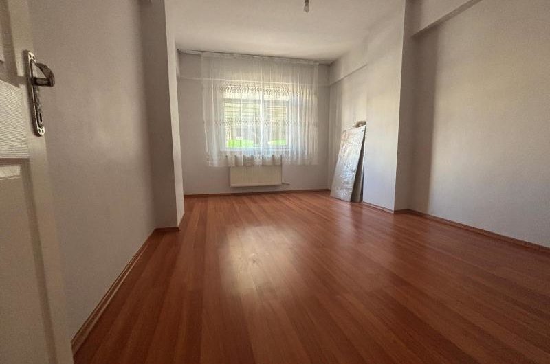 Bahçelievler Cumhuriyet mah de kiralık 90m² 2+1-1. kat daire