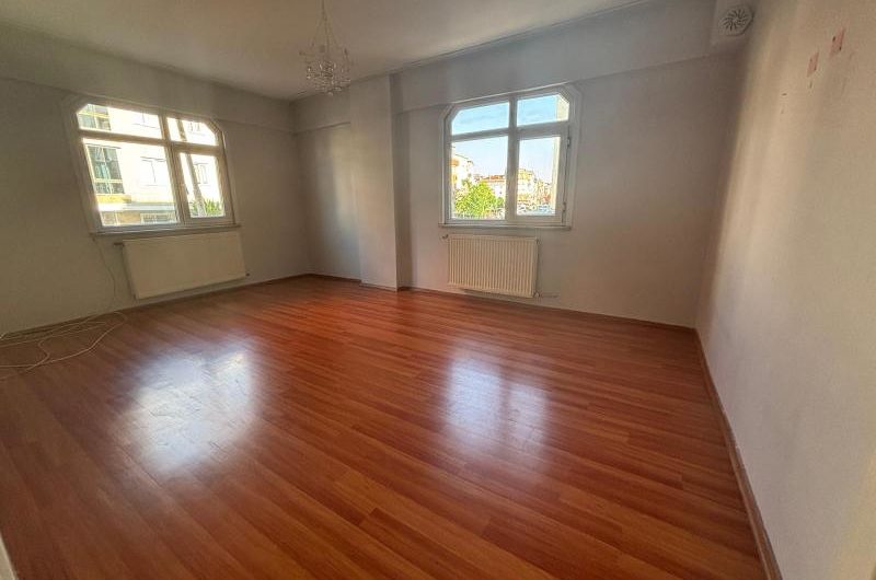 Bahçelievler Cumhuriyet mah de kiralık 90m² 2+1-1. kat daire