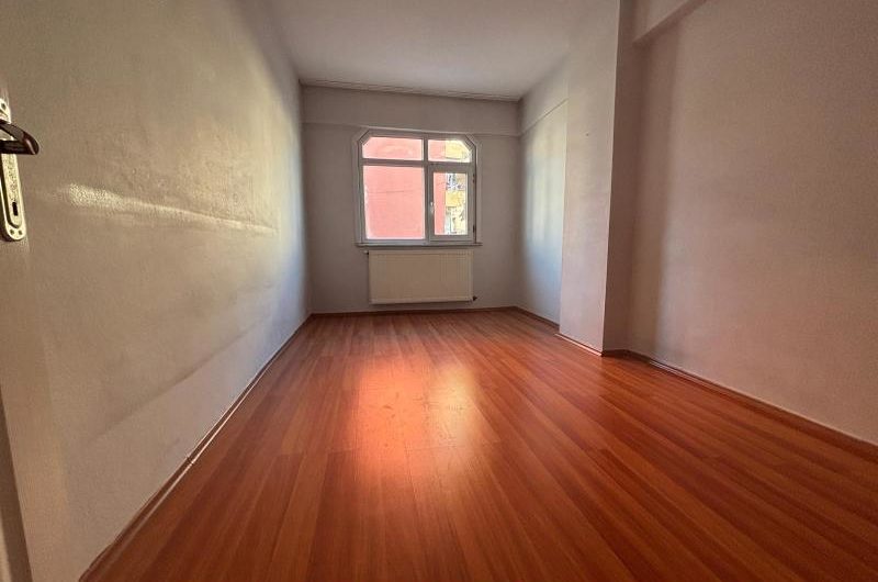 Bahçelievler Cumhuriyet mah de kiralık 90m² 2+1-1. kat daire