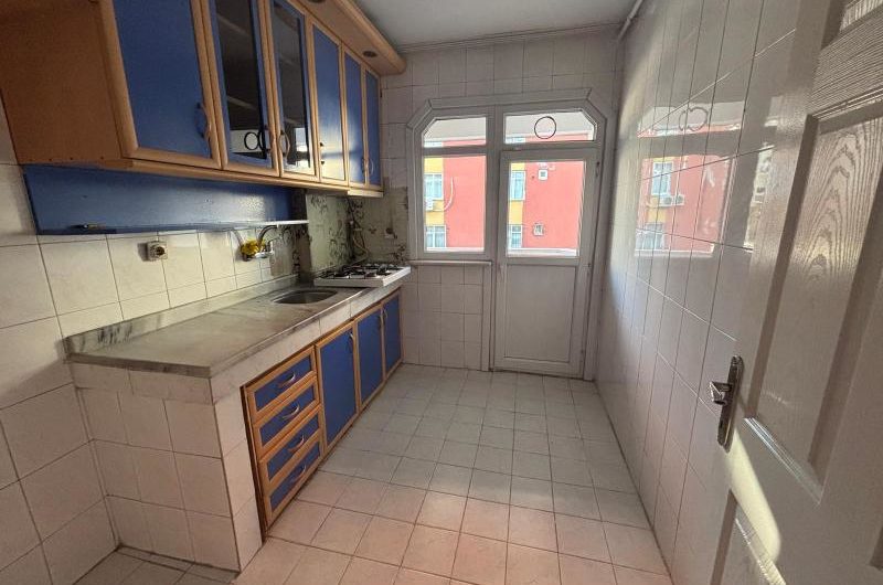 Bahçelievler Cumhuriyet mah de kiralık 90m² 2+1-1. kat daire