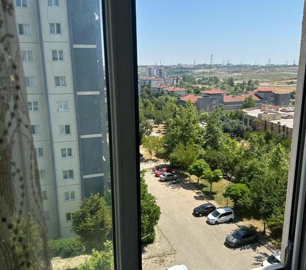 istanbul Arnavutköy hadımköy mah de  havalimanına yakın site içinde satılık 75 m² 2+1 -6. kat daire