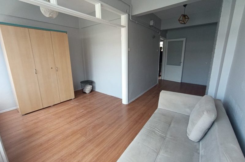 istanbul Bakırköy kartaltepe mah de kiralık 80m² 1+1-3 kat daire