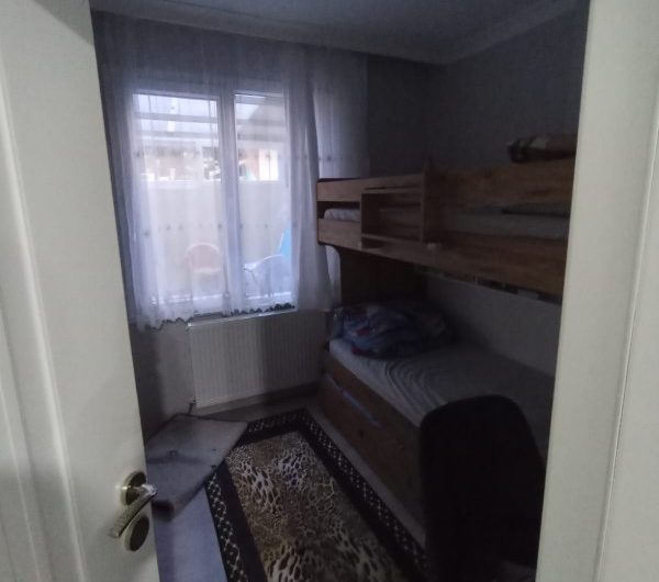 istanbul Arnavutköy yunus emre mah de havalimanına yakın satılık 85m² 2+1 –bahçe.kat daire
