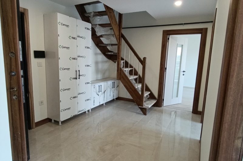 istanbul Arnavutköy Hadımköy mah de butik site içinde satılık 180 m² 5+1 – dubleks. kat daire