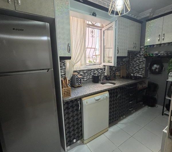 istanbul Bahçelievler cumhuriyet mah de satılık 78m² 2+1-giriş.kat daire