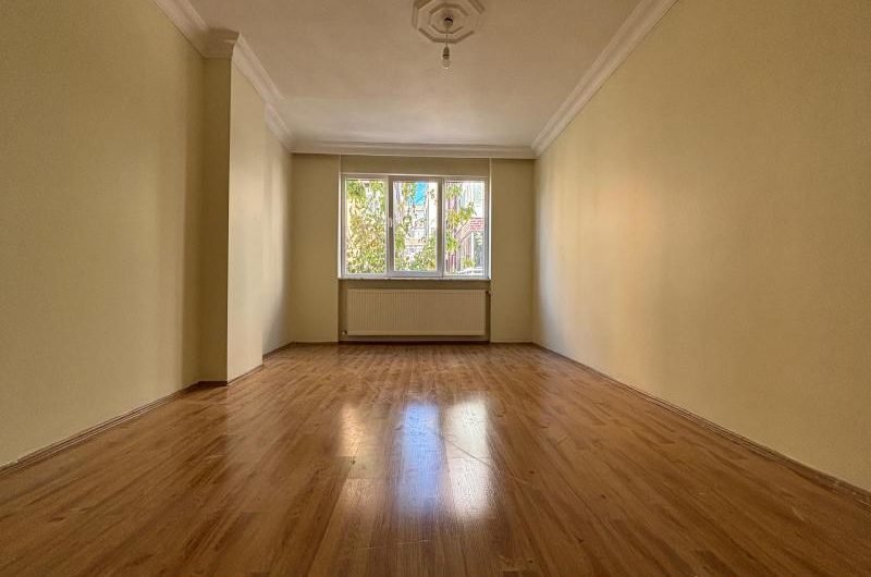 istanbul Bahçelievler cumhuriyet mah de kiralık 85m² 2+1-1. kat daire